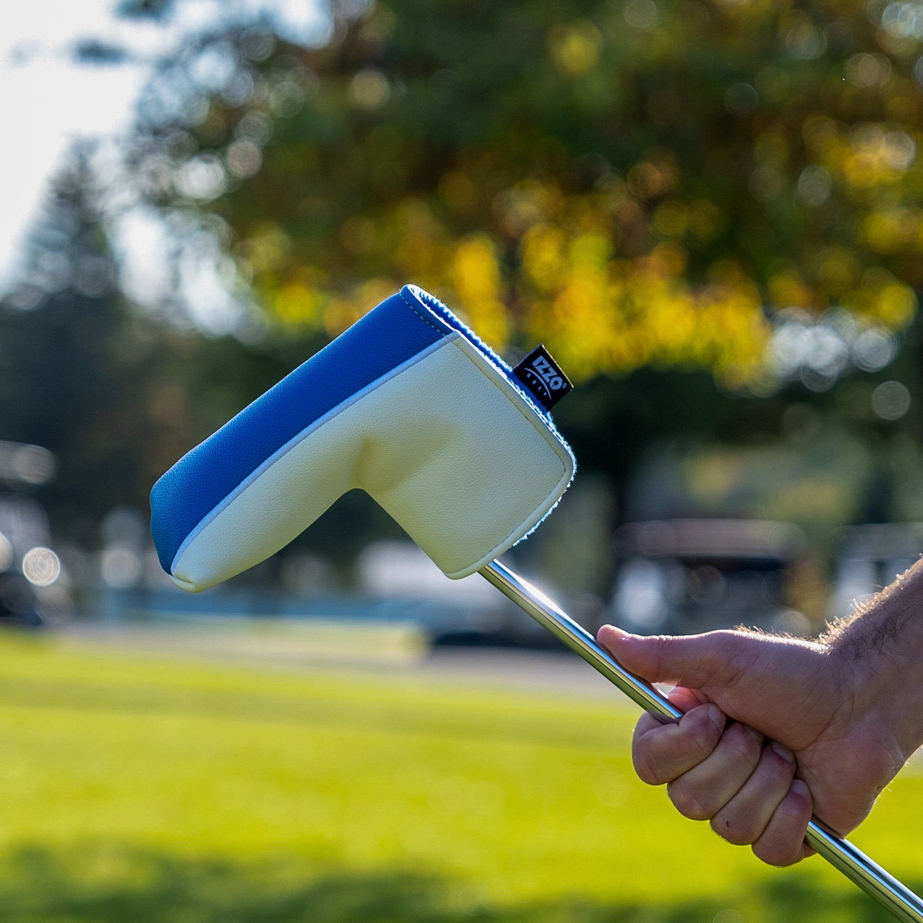 IZZO Golf プレミアムヘッドカバー セット ホワイト/ブルー ドライバー/フェアウェイウッド/ハイブリッドゴルフヘッドカバー IZZO ゴルフ プレミアムヘッドカバーセット ホワイト&frasl;ブルー - ドライバー、フェアウェイウッド、ハイブリッドゴルフヘッドカバー付き。